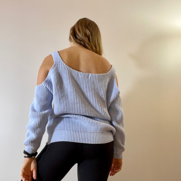 Light blue cold shoulder Boohoo sweater - Picture 7 of 9